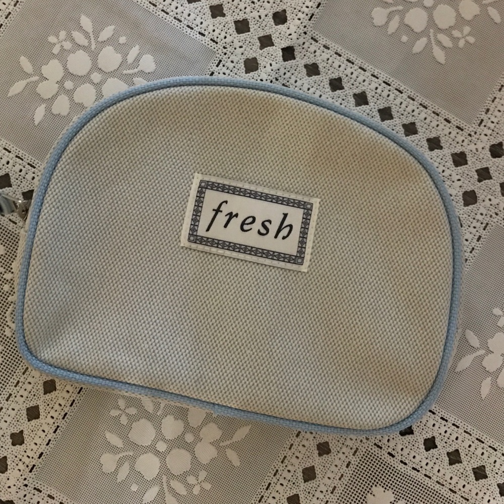 COPY - FRESH cosmetic case